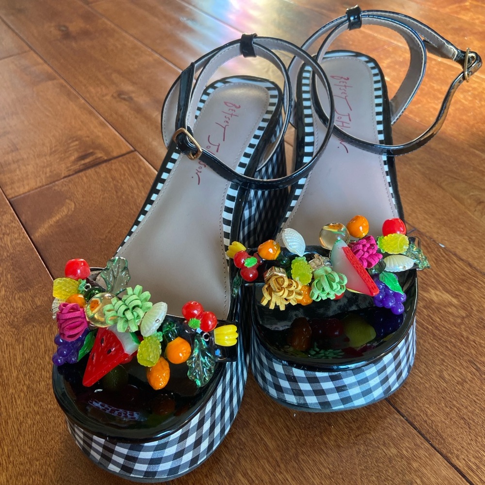 Platform Betsy Johnson Fruit Sandals
